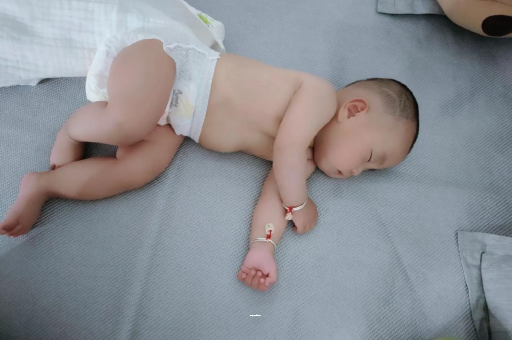 鸡西宝宝发烧可以吹空调吗